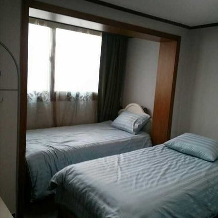 K Star Road Guesthouse - Hostel Seoul Exterior photo