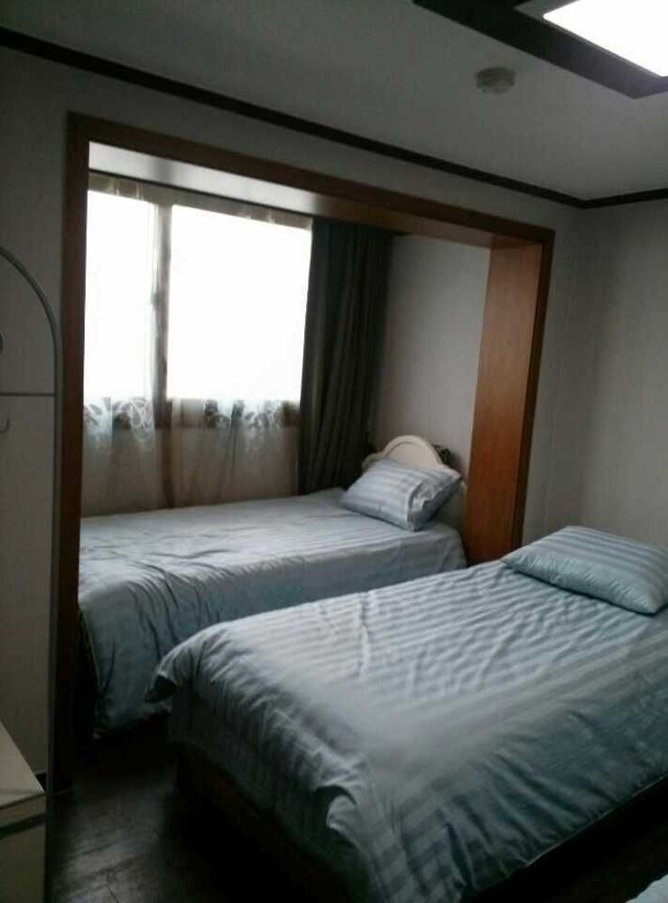 K Star Road Guesthouse - Hostel Seoul Exterior photo