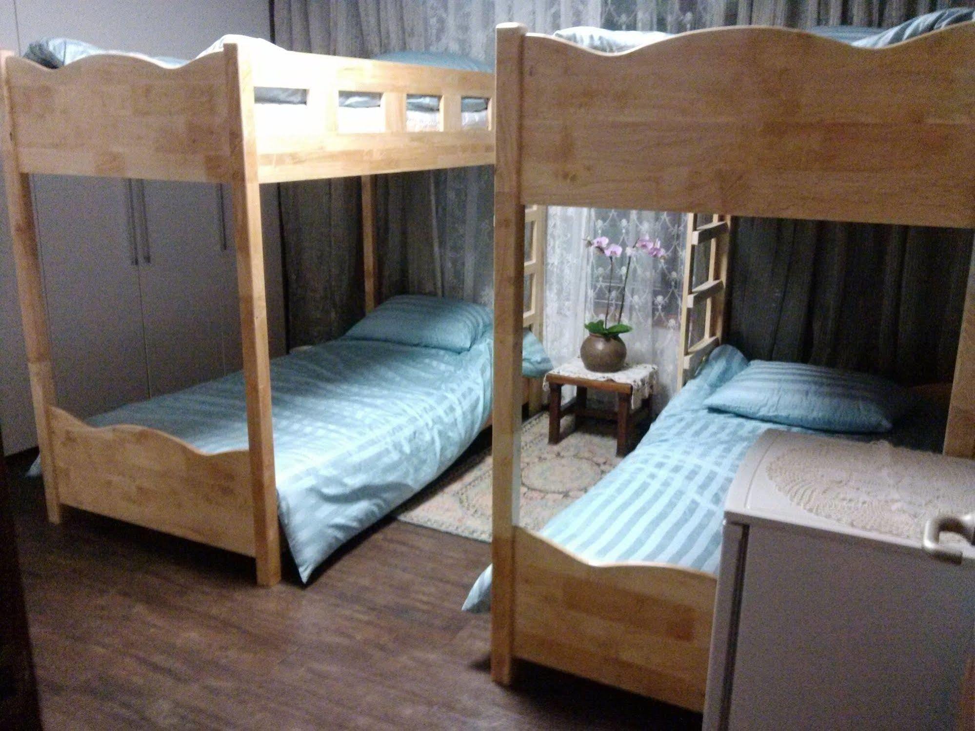 K Star Road Guesthouse - Hostel Seoul Exterior photo